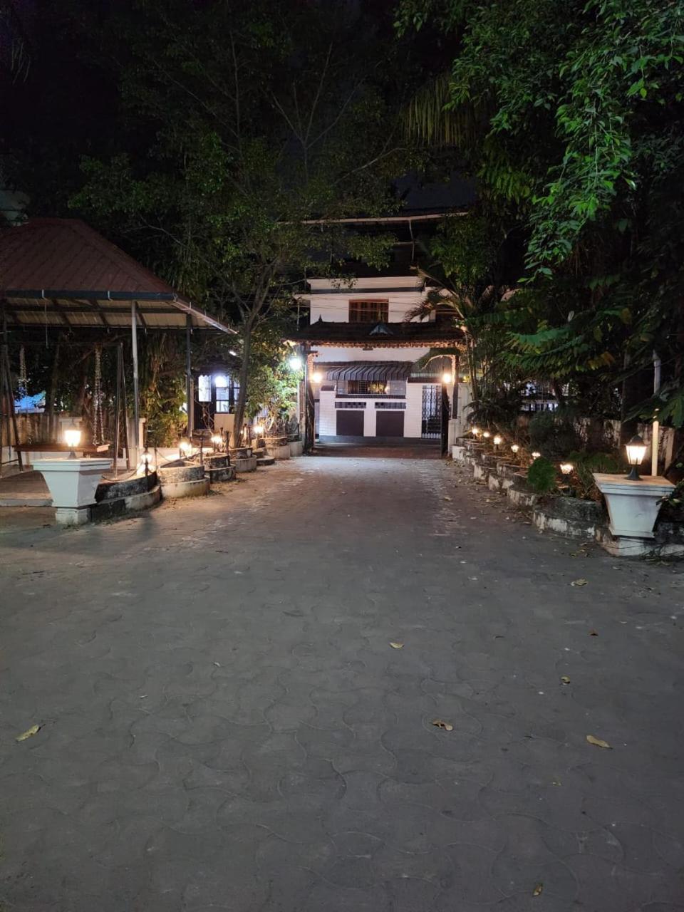 Guruvayoor Resort Guruvāyūr Eksteriør bilde